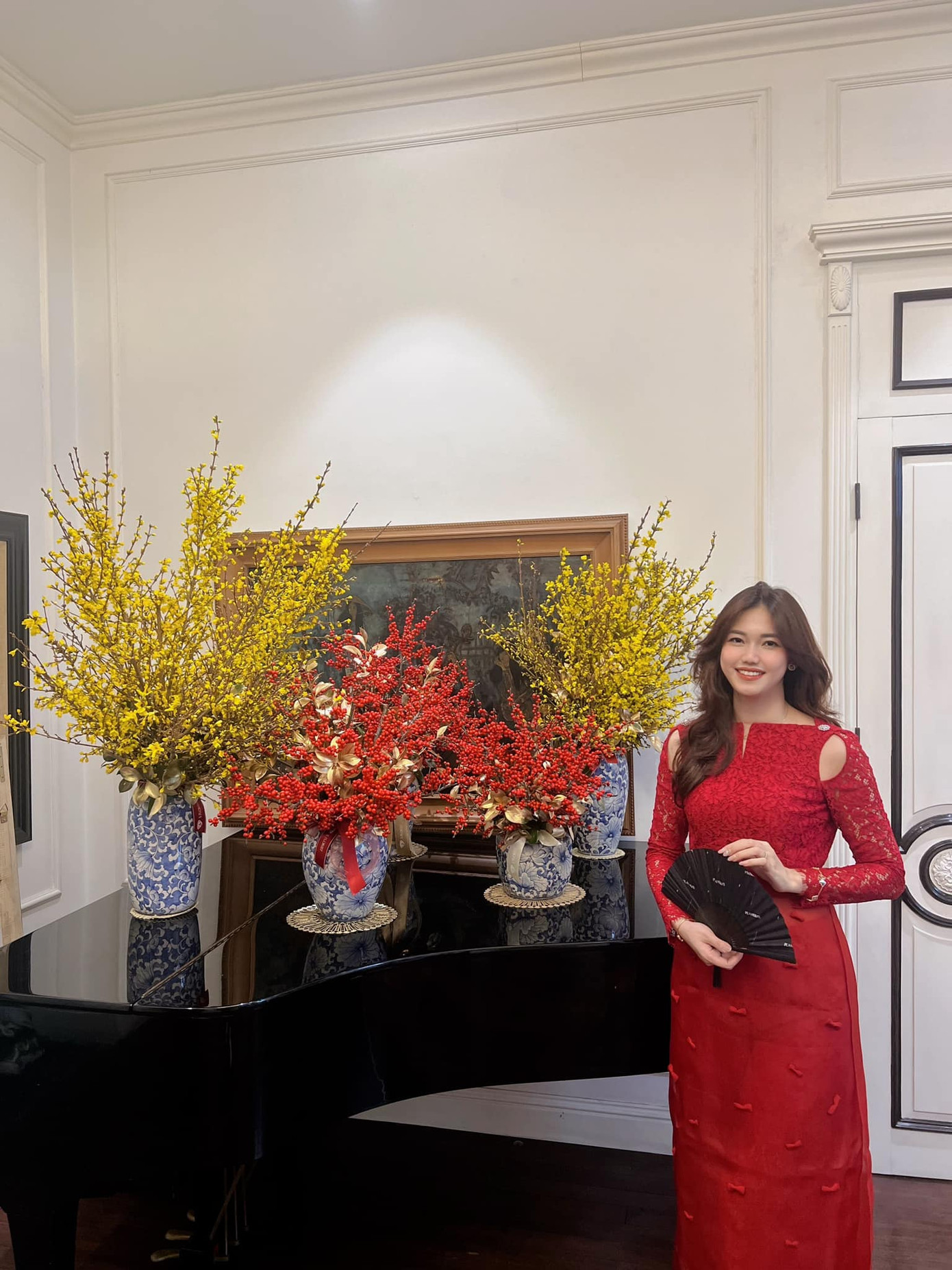 Là người đẹp gốc Hà thành, Thanh Tú coi trọng giá trị truyền thống. Tết năm nào cô cũng mặc áo dài để ghi lại những khoảnh khắc đẹp đầu năm mới.