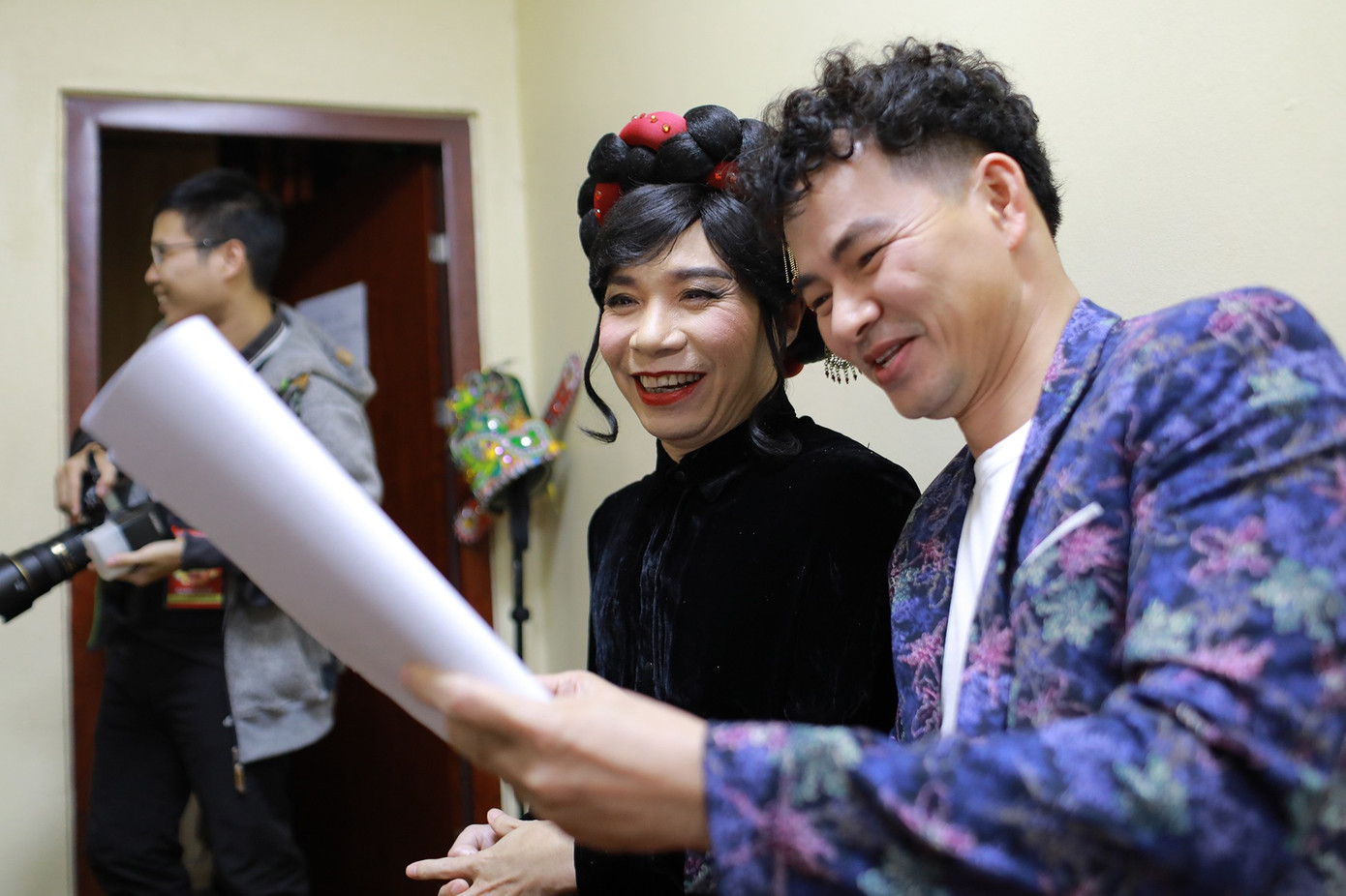 NSND Công Lý gây chú ý với màn tái xuất ở Táo quân 2023. NSND Công Lý gây chú ý với màn tái xuất ở Táo quân 2023.