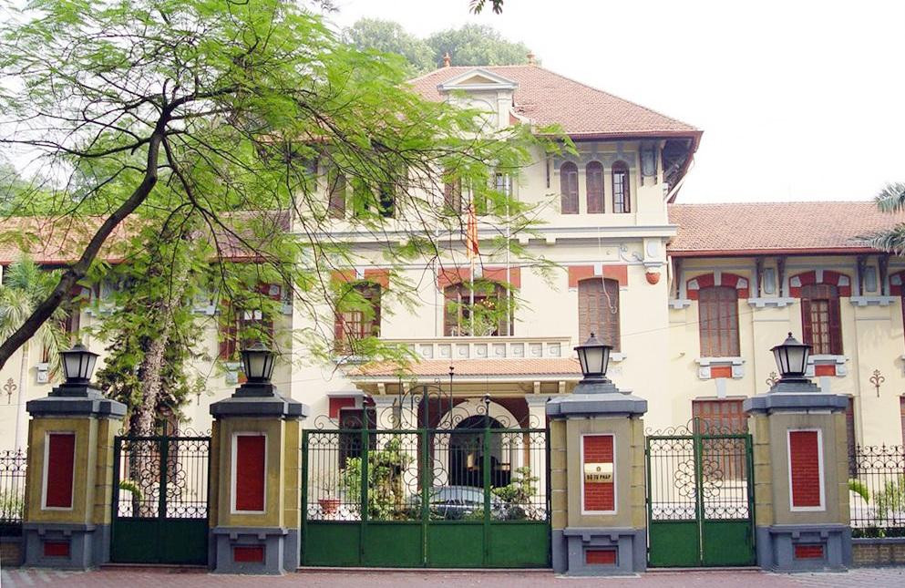 Việc cải tạo, sửa chữa trụ sở cơ quan Bộ Tư pháp tại 60 Trần Phú (quận Ba Đình, Hà Nội) phải đảm bảo ổn định cấu trúc không gian, không xây dựng xen cấy công trình và làm biến dạng công trình kiến trúc Pháp nguyên gốc. Việc cải tạo, sửa chữa trụ sở cơ quan Bộ Tư pháp tại 60 Trần Phú (quận Ba Đình, Hà Nội) phải đảm bảo ổn định cấu trúc không gian, không xây dựng xen cấy công trình và làm biến dạng công trình kiến trúc Pháp nguyên gốc.