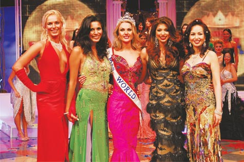 Những hoa hậu Việt Nam đọ sắc ở đấu trường quốc tế ảnh 1