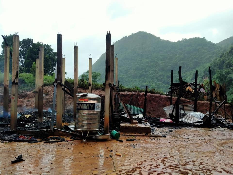 Đám cháy đã thiêu rụi toàn bộ ngôi nhà ông Nái.