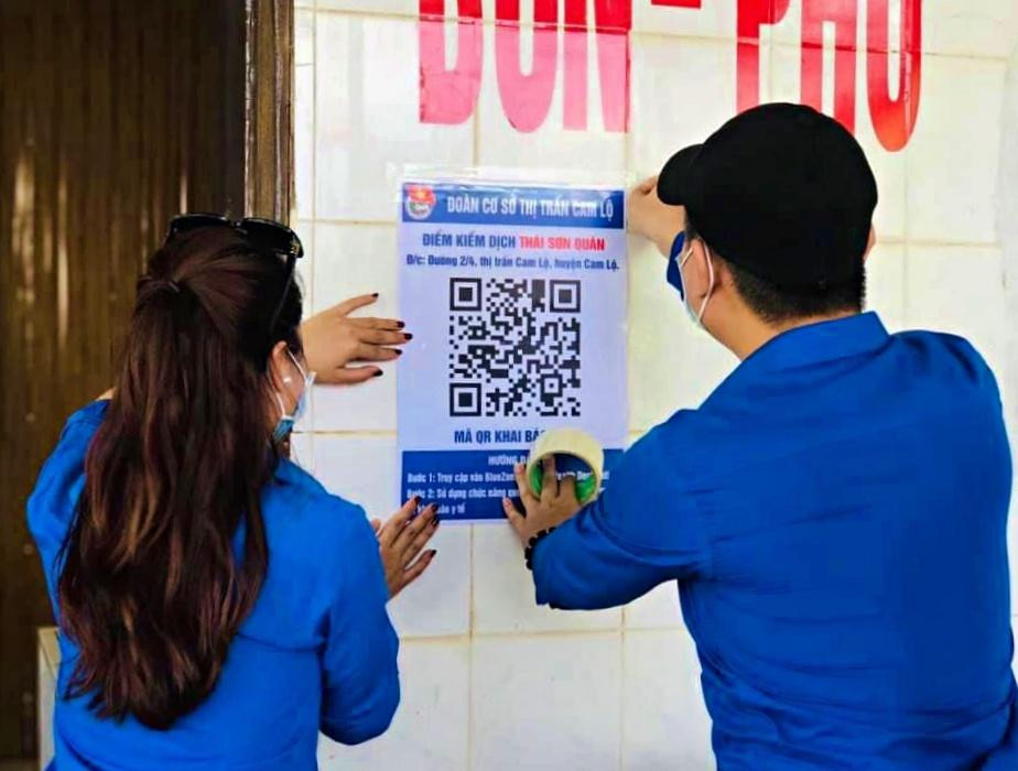 Đoàn viên, thanh niên chung tay phòng, chống COVID-19. Ảnh: Quang Hiệp.