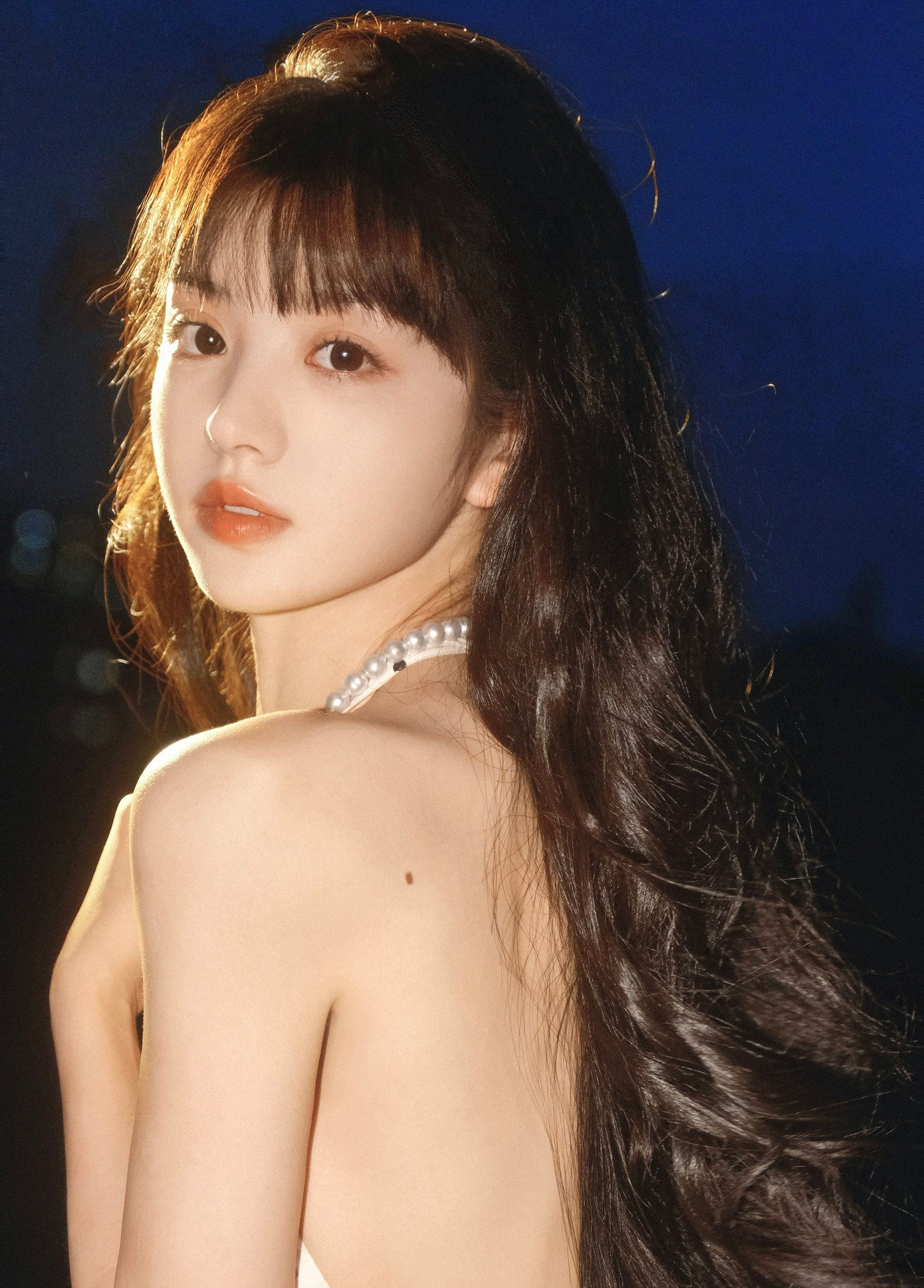 Trong sự kiện Đêm hội Gào Thét, Điền Hi Vi đạt giải Nữ diễn viên nhảy vọt của năm do iQiYi trao. Bên cạnh đó bộ phim Điền canh kỷ do cô đảm nhận vai nữ chính cũng nhận giải Phim truyền hình xuất sắc của năm. Theo QQ, Điền canh kỷ là tác phẩm có chủ đề về nông thôn thời cổ đại, thổi làn gió mới vào các tác phẩm truyền hình. Bộ phim mở đầu với 7,5 điểm chất lượng trên trang Douban. Điền Hi Vi dù chỉ được giao vai nữ chính trong dự án nhỏ vẫn tạo được những thành tích tốt, danh tiếng phát triển vượt bậc, tạo ấn tượng đẹp với người xem. Sắp tới, khán giả gặp lại cô trong dự án cổ trang Đại Phụng đả canh nhân (Người gõ mõ cầm canh ở Đại Phụng) đóng cùng Vương Hạc Đệ.