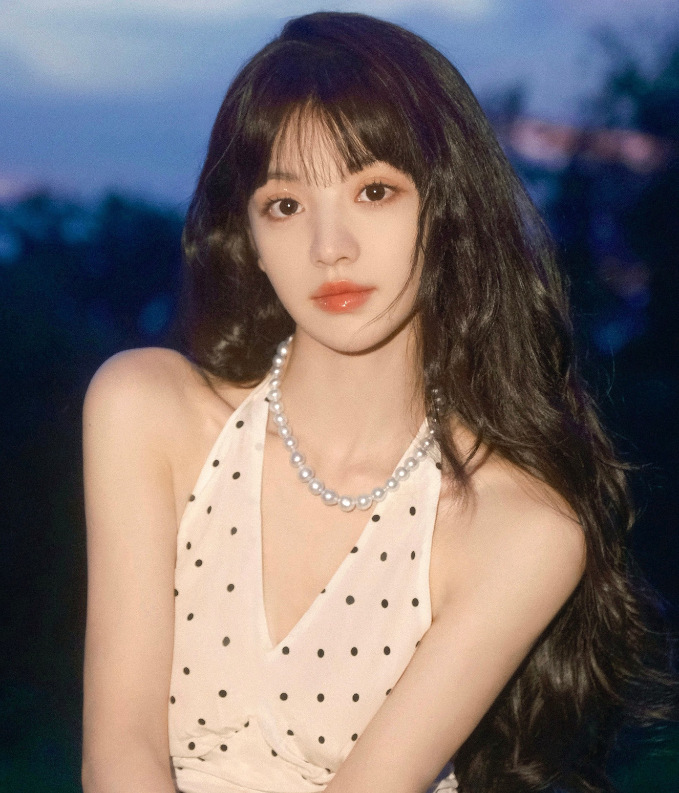 Trong sự kiện Đêm hội Gào Thét, Điền Hi Vi đạt giải Nữ diễn viên nhảy vọt của năm do iQiYi trao. Bên cạnh đó bộ phim Điền canh kỷ do cô đảm nhận vai nữ chính cũng nhận giải Phim truyền hình xuất sắc của năm. Theo QQ, Điền canh kỷ là tác phẩm có chủ đề về nông thôn thời cổ đại, thổi làn gió mới vào các tác phẩm truyền hình. Bộ phim mở đầu với 7,5 điểm chất lượng trên trang Douban. Điền Hi Vi dù chỉ được giao vai nữ chính trong dự án nhỏ vẫn tạo được những thành tích tốt, danh tiếng phát triển vượt bậc, tạo ấn tượng đẹp với người xem. Sắp tới, khán giả gặp lại cô trong dự án cổ trang Đại Phụng đả canh nhân (Người gõ mõ cầm canh ở Đại Phụng) đóng cùng Vương Hạc Đệ.