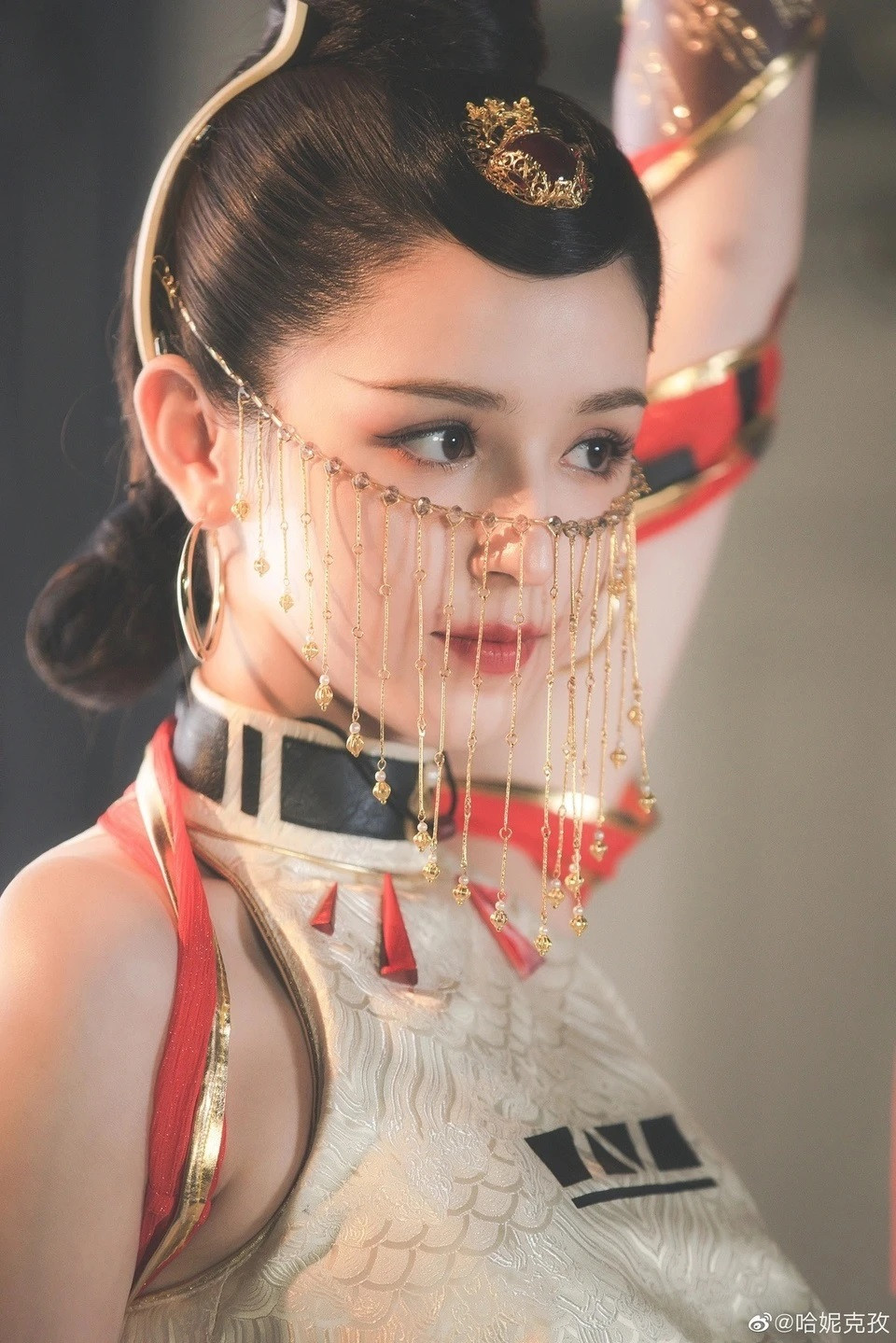 Cáp Ni Khắc Tư diễn xuất hơn Địch Lệ Nhiệt Ba, Cổ Lực Na Trát song không gặp thời.