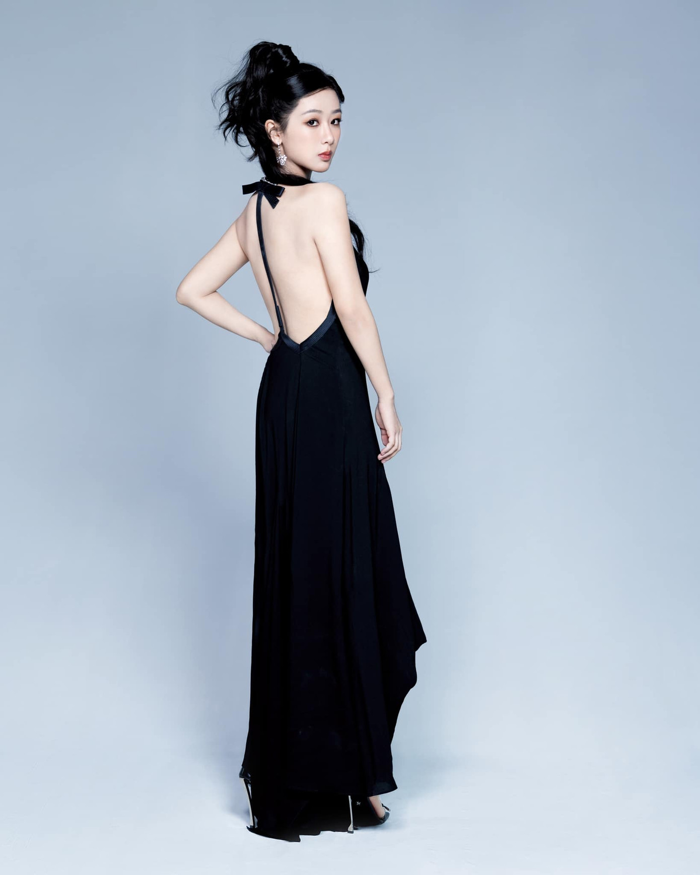 Ngoài ra, sau những lần bị chê diễn xuất quá lố trong phim Nữ bác sĩ tâm lý hay Trầm hương như tiết, biểu hiện của Dương Tử trong Trường tương tư tốt hơn. Cô hóa thân tốt vào vai một cô gái đóng giả nam nhân, với cách đi đứng, nói chuyện đều mang nét phóng khoáng, dân dã. Nhờ đó, danh tiếng của Dương Tử cũng tăng lên nhanh chóng.