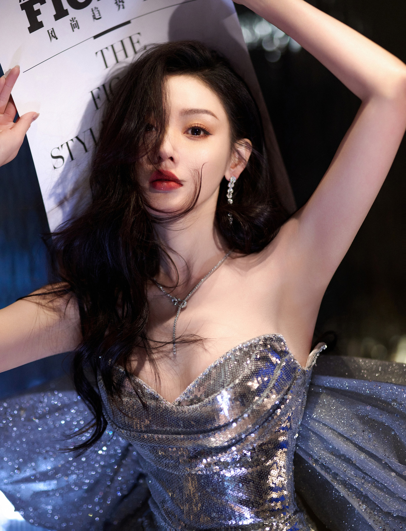 Trương Thiên Ái có cả sắc vóc lẫn sự o bế của nhà đầu tư nhưng sự nghiệp không suôn sẻ.