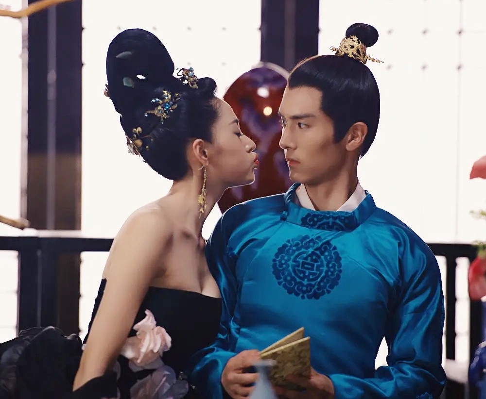 Ở thời kỳ đỉnh cao, Thịnh Nhất Luân từng hợp tác với những nữ diễn viên hàng đầu.