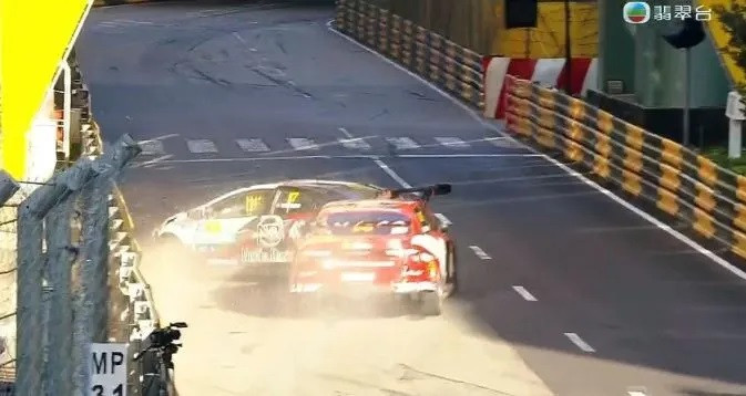 Quách Phú Thành bị tai nạn khi tham gia thi đấu.