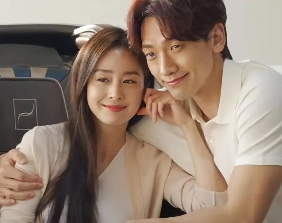 Vợ chồng Kim Tae Hee - Bi Rain cho các con theo học tại Mỹ. Vợ chồng Kim Tae Hee - Bi Rain cho các con theo học tại Mỹ.