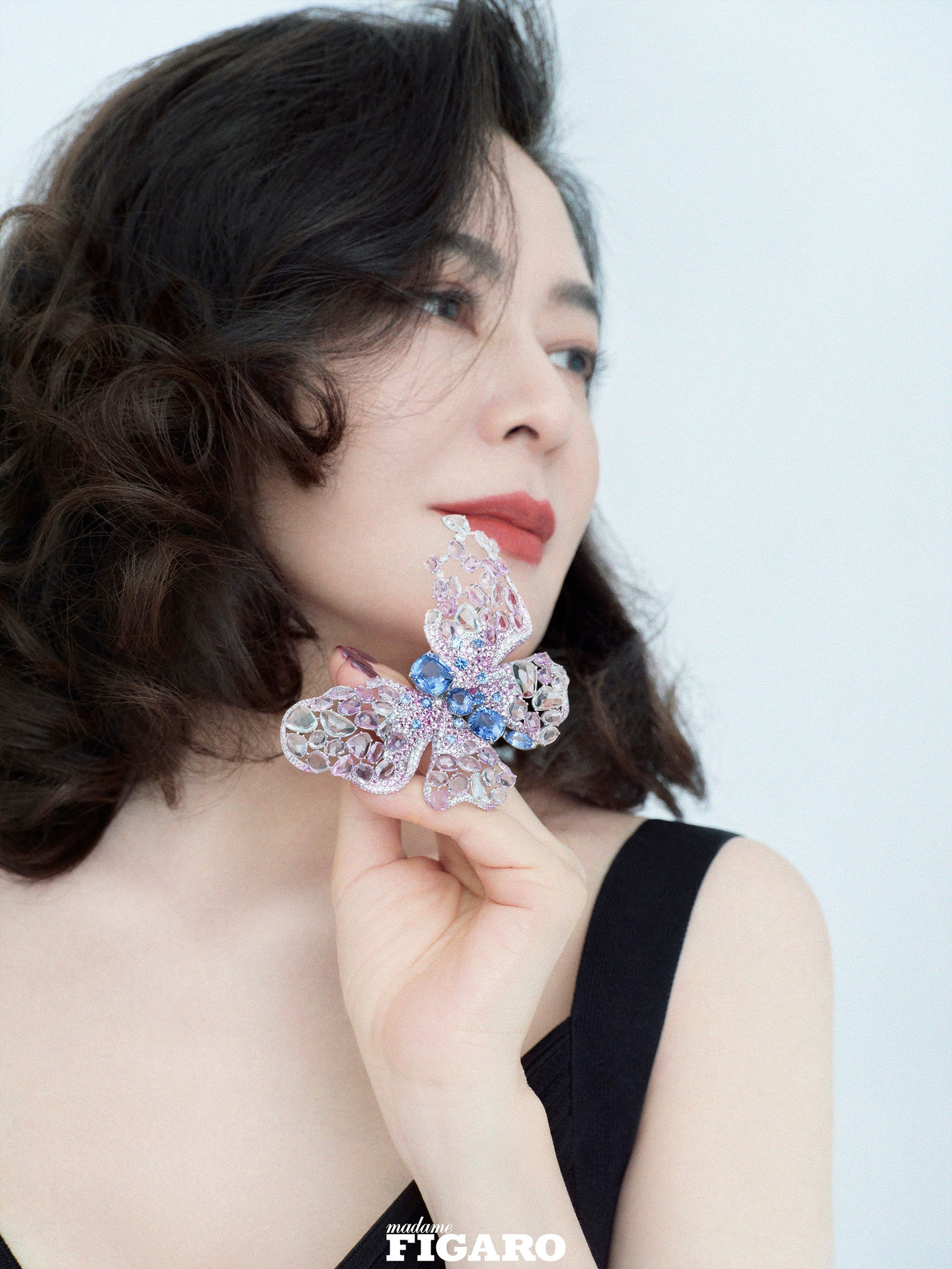 Vẻ đẹp cổ điển sang trọng của Quan Chi Lâm. Nữ diễn viên có cuộc sống sung túc với khối tài sản hàng chục triệu USD. Vẻ đẹp cổ điển sang trọng của Quan Chi Lâm. Nữ diễn viên có cuộc sống sung túc với khối tài sản hàng chục triệu USD.