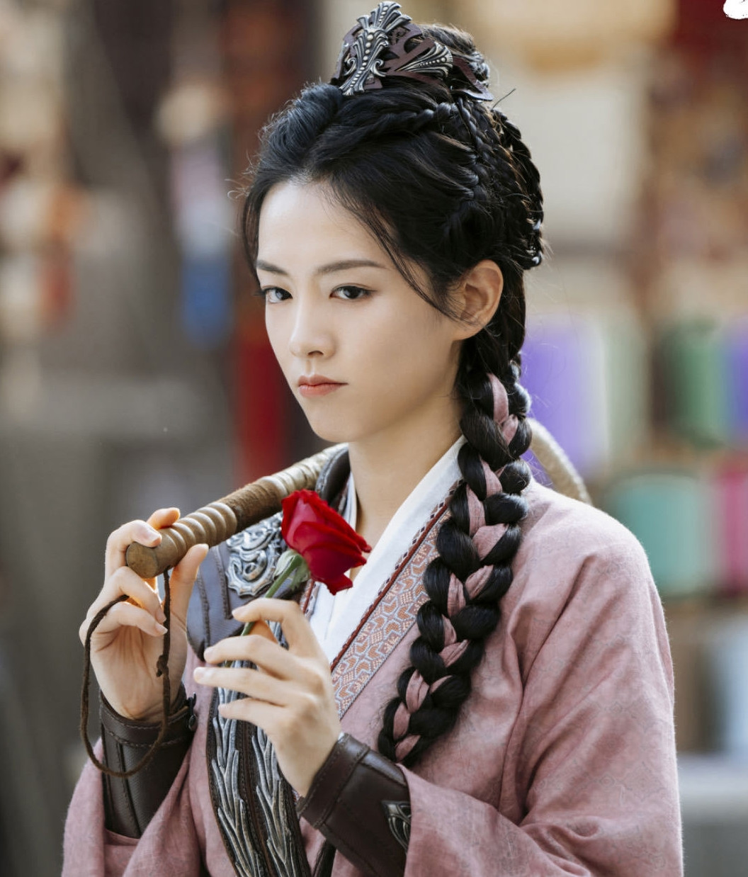 Tạo hình trong phim Nhất niệm quan sơn được đánh giá cao, cảnh quay đẹp đầy tính nghệ thuật, thẩm mỹ tốt. Trong ảnh là các diễn viên Vương Diễm, Hoàng Mộng Oánh, Trần Hạo Vũ, Trần Tiểu Vân tham gia diễn xuất. (từ trái qua, từ trên xuống).