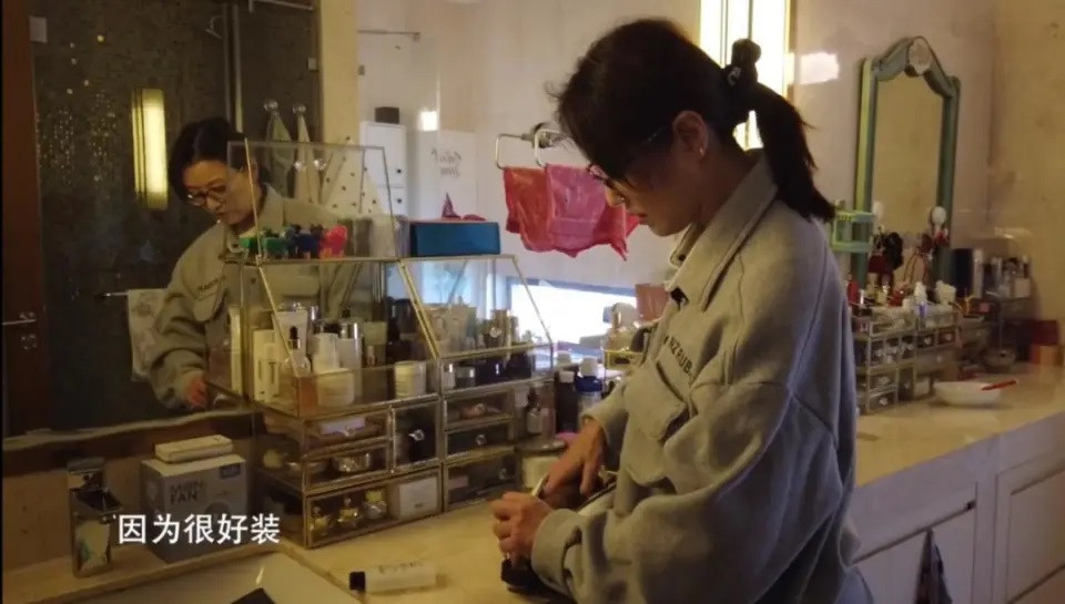 Châu Hải My sống tiết kiệm, song cô xây nhà tắm, khu vui chơi cho thú cưng. Châu Hải My sống tiết kiệm, song cô xây nhà tắm, khu vui chơi cho thú cưng.