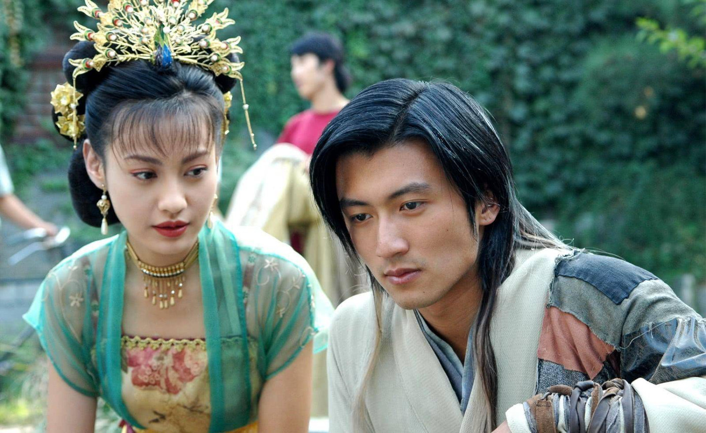 Nữ nhân vật phản diện tiêu biểu trên màn ảnh Hoa ngữ không thể không kể đến Giang Ngọc Yến trong Tiểu Ngư Nhi và Hoa Vô Khuyết phiên bản năm 2004 do Dương Tuyết thủ vai. Dùng thực lực diễn xuất của mình, Dương Tuyết đã thể hiện thành công vai ác nữ điên loạn Giang Ngọc Yến. Đây là vai mỹ nhân phản diện kinh điển, đến ngày nay vẫn trở thành khuôn mẫu cho thế hệ trẻ. Thậm chí, khán giả còn bình luận, bộ phim này có thể lấy tên Giang Ngọc Yến truyền kỳ bởi diễn xuất, ngoại hình của Dương Tuyết đã lấn át các vai diễn còn lại. Giang Ngọc Yến trong phim khi cố tình đóng giả dáng vẻ nhu nhược dễ dàng lấy được sự thương cảm, khiến người khác muốn che chở cho nàng. Nhưng khi nàng trêu đùa tình yêu và quyền lợi trong tay, nàng lại khiến người xem sợ hãi. Vẻ đẹp nguy hiểm của Giang Ngọc Yến là điểm cuốn hút nhất của bộ phim.