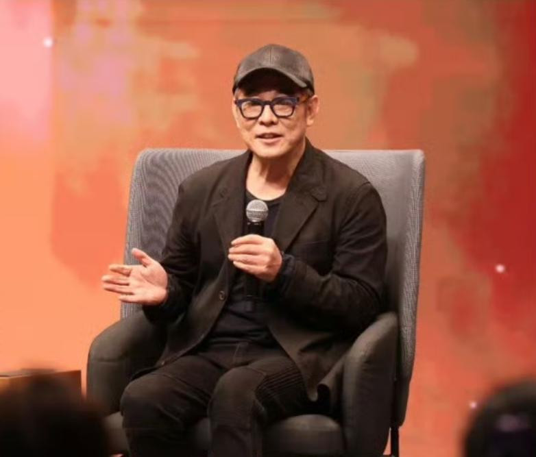 Lý Liên Kiệt chia sẻ về cuộc sống gia đình và quá trình ông cùng con gái chống chọi lại bệnh trầm cảm. Lý Liên Kiệt chia sẻ về cuộc sống gia đình và quá trình ông cùng con gái chống chọi lại bệnh trầm cảm.