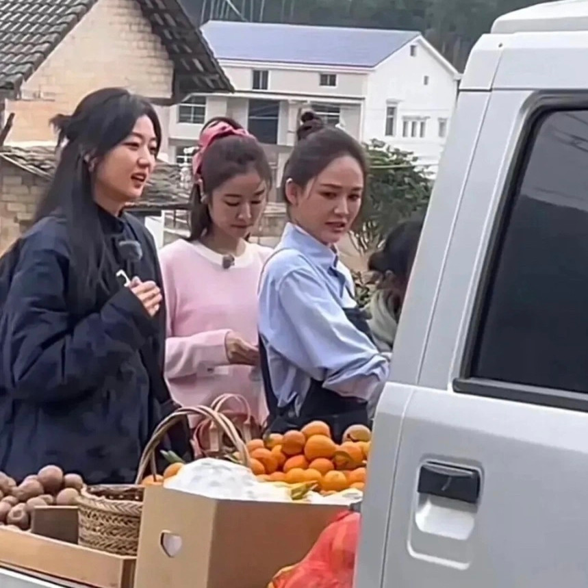 Trần Kiều Ân và Lâm Tâm Như lần đầu tham gia show giải trí cùng nhau.