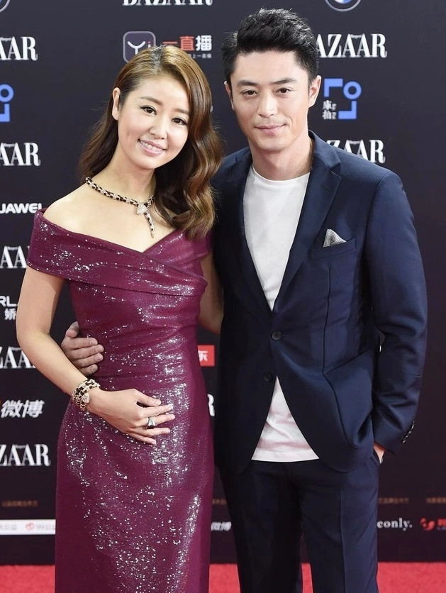 Trần Kiều Ân từng hẹn hò Hoắc Kiến Hoa một thời gian dài. Song nam diễn viên lựa chọn kết hôn với Lâm Tâm Như.