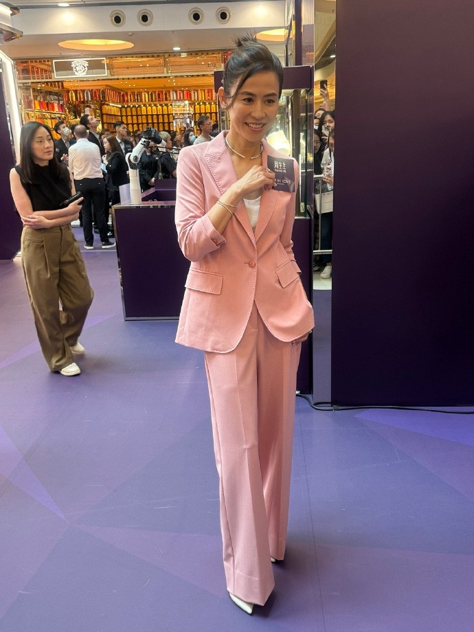 Tuyên Huyên và Cổ Thiên Lạc luôn đồng hành cùng nhau. Cả hai đều độc thân ở tuổi 53.