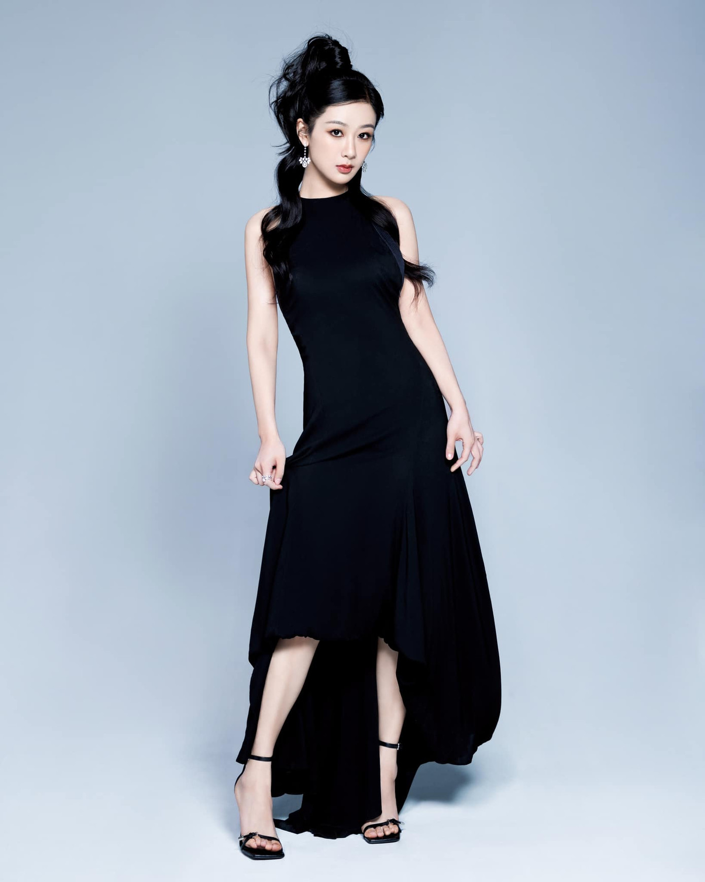 Ngoài ra, sau những lần bị chê diễn xuất quá lố trong phim Nữ bác sĩ tâm lý hay Trầm hương như tiết, biểu hiện của Dương Tử trong Trường tương tư tốt hơn. Cô hóa thân tốt vào vai một cô gái đóng giả nam nhân, với cách đi đứng, nói chuyện đều mang nét phóng khoáng, dân dã. Nhờ đó, danh tiếng của Dương Tử cũng tăng lên nhanh chóng.