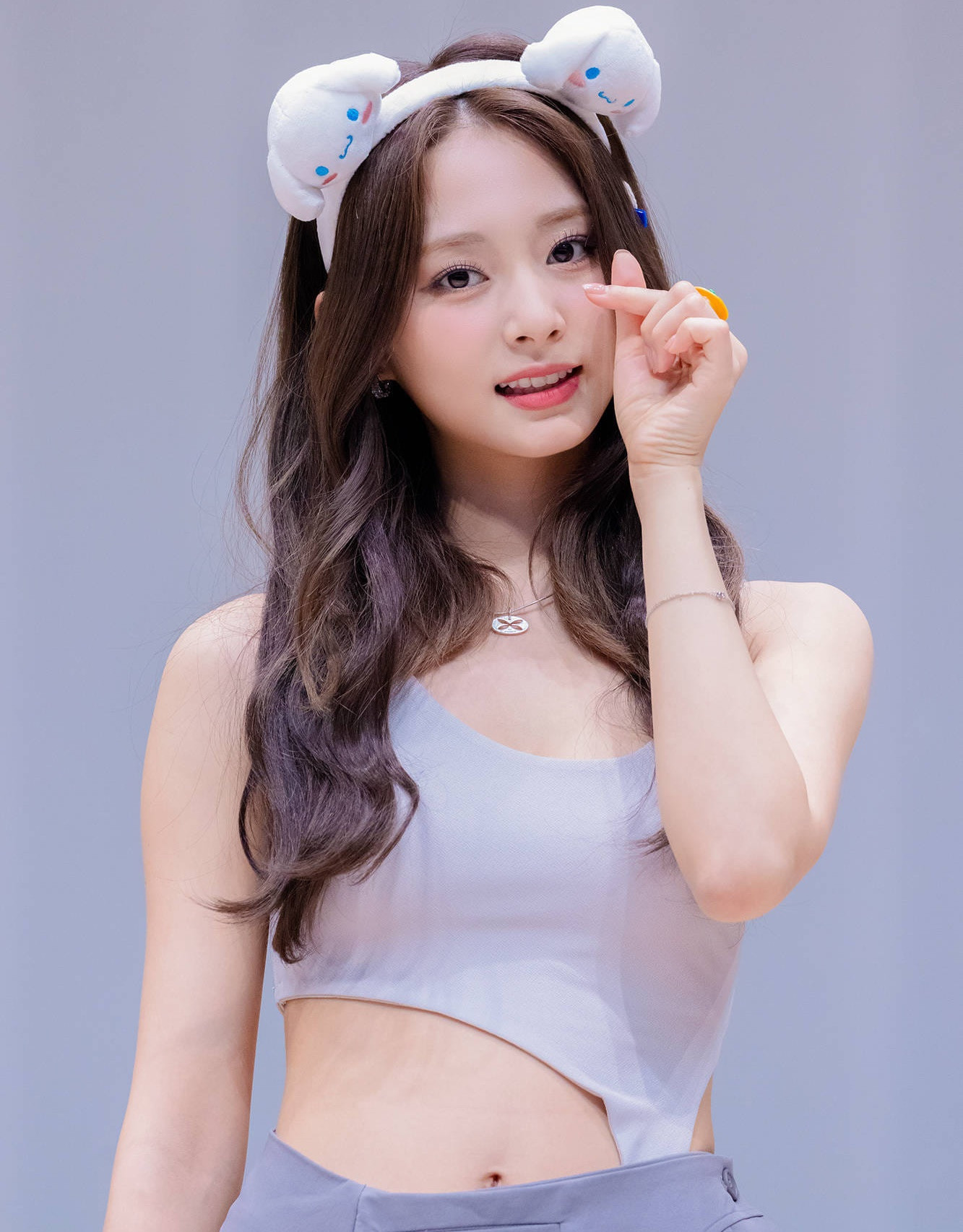 Tzuyu có lượng fan đông đảo, được đánh giá là có tiềm năng phát triển hoạt động cá nhân, nhưng không được công ty quản lý JYP Entertainment ưu ái. Tzuyu có lượng fan đông đảo, được đánh giá là có tiềm năng phát triển hoạt động cá nhân, nhưng không được công ty quản lý JYP Entertainment ưu ái.
