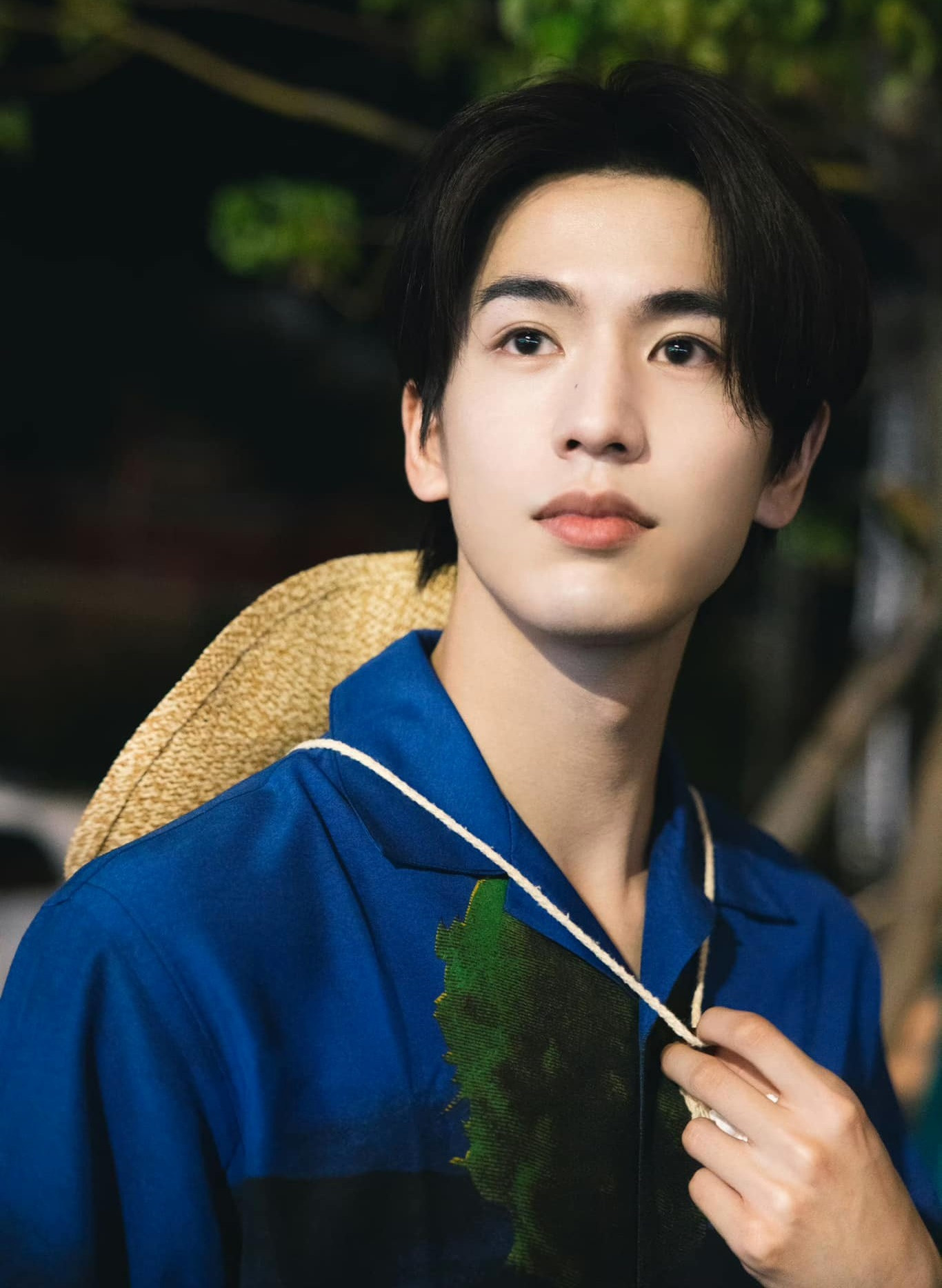 Trương Lăng Hách có ưu điểm ngoại hình nổi bật, được nhà đầu tư o bế ngay từ khi bước chân vào giới giải trí. Trương Lăng Hách có ưu điểm ngoại hình nổi bật, được nhà đầu tư o bế ngay từ khi bước chân vào giới giải trí.