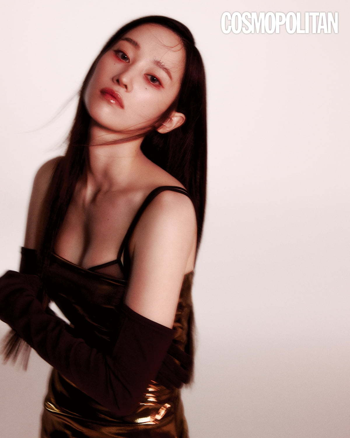 Theo Naver, kịch bản phim được đánh giá là đơn giản, dễ đoán, tuy nhiên, điều khiến khán giả thu hút là diễn xuất tốt của nữ chính Jeon Jong Seo cùng những cảnh hành động đấu súng, rượt đuổi mãn nhãn, chân thực. Jeon Jong Seo một lần nữa chứng minh cô là diễn viên đầy tiềm năng của màn ảnh Hàn Quốc. Theo Naver, kịch bản phim được đánh giá là đơn giản, dễ đoán, tuy nhiên, điều khiến khán giả thu hút là diễn xuất tốt của nữ chính Jeon Jong Seo cùng những cảnh hành động đấu súng, rượt đuổi mãn nhãn, chân thực. Jeon Jong Seo một lần nữa chứng minh cô là diễn viên đầy tiềm năng của màn ảnh Hàn Quốc.