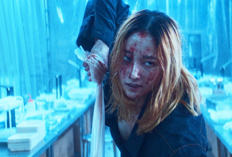 Choi Min Hee (Park Yoo Rim) vốn là một vũ công ba lê có tính cách tươi sáng dễ mến, là người bạn thân thiết giúp cuộc sống của Ok Ju trở nên có ý nghĩa hơn. Một ngày, Ok Ju phát hiện bạn mình tự tử, để lại tờ giấy nhắn mong Ok Ju hãy trả thù giúp mình. Sau khi tìm hiểu, Ok Ju phát hiện Choi Min Hee bị những kẻ có quyền lực làm nhục, quay video để đe dọa cô. Ok Ju bước trên hành trình đòi lại công bằng cho bạn đầy gian nan, thể hiện khả năng võ thuật tuyệt vời cùng sự thông minh gan dạ. Choi Min Hee (Park Yoo Rim) vốn là một vũ công ba lê có tính cách tươi sáng dễ mến, là người bạn thân thiết giúp cuộc sống của Ok Ju trở nên có ý nghĩa hơn. Một ngày, Ok Ju phát hiện bạn mình tự tử, để lại tờ giấy nhắn mong Ok Ju hãy trả thù giúp mình. Sau khi tìm hiểu, Ok Ju phát hiện Choi Min Hee bị những kẻ có quyền lực làm nhục, quay video để đe dọa cô. Ok Ju bước trên hành trình đòi lại công bằng cho bạn đầy gian nan, thể hiện khả năng võ thuật tuyệt vời cùng sự thông minh gan dạ.