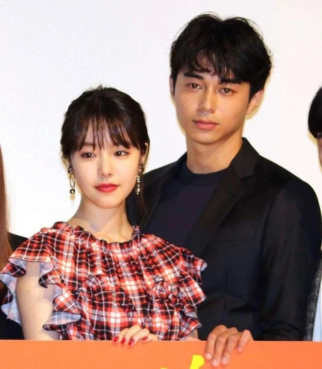 Erika Karata sụp đổ hình ảnh ngọc nữ trong sáng khi bị phát hiện làm bồ nhí suốt 3 năm.