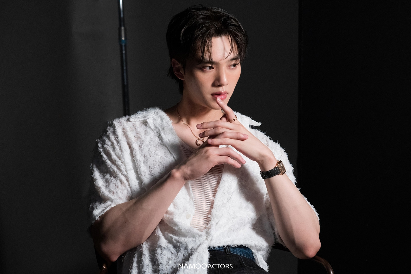 Theo Song Kang, Sweet Home 2 là dự án cuối cùng của nam diễn viên trước khi nhập ngũ. Thành tích tốt của hai phim giúp Song Kang hâm nóng tên tuổi khi sẽ vắng bóng trên màn ảnh gần hai năm. Bên cạnh đó, người hâm mộ kỳ vọng Song Kang tiến bộ trong diễn xuất, sau thời gian thực hiện nghĩa vụ quân sự bởi ngoại hình chỉ là yếu tố đầu tiên thu hút khán giả, điều níu kéo người xem ở lại vẫn là diễn xuất của nghệ sĩ.