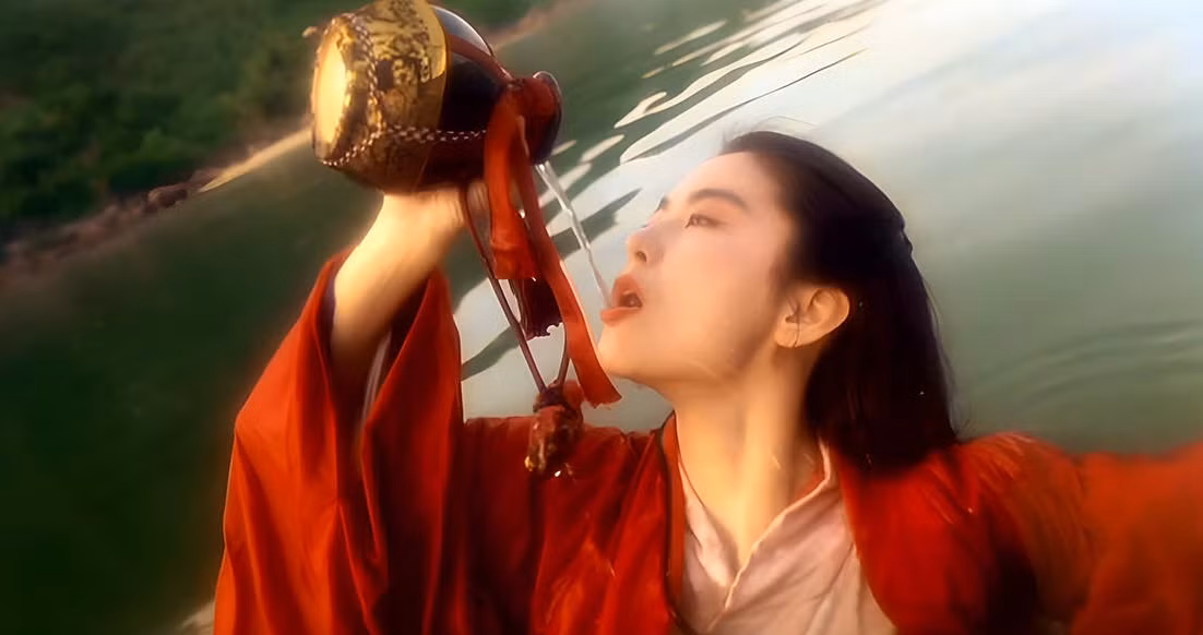 Đông Phương Bất Bại trong Tiếu ngạo giang hồ: Đông Phương Bất Bại (1991) là vai diễn gây ấn tượng nhất trong sự nghiệp của Lâm Thanh Hà, đến nay nữ diễn viên vẫn được gọi là "Giáo Chủ". "Một thân hồng y tiên khí diễm lệ ngập trong nước, tóc đen như suối chảy, ánh mắt khiêu khích, động tác rót rượu hào sảng đã trở thành hình ảnh kinh điển trên màn ảnh Hoa ngữ", Sohu bình luận. Đông Phương Bất Bại là một cao thủ nổi danh trong Tiếu ngạo giang hồ, là giáo chủ của Nhật Nguyệt thần giáo. Do luyện môn Quỳ Hoa bảo điển, hắn trở thành một nhân vật ái nam ái nữ. Theo Sohu, Lâm Thanh Hà đã hoàn toàn thể hiện được mẫu nhân vật hào hiệp, phóng khoáng, độc đáo, tạo nên vẻ đẹp anh khí, tuấn nhã rung động lòng người, làm lu mờ ranh giới giới tính. Cho đến nay, theo nhận xét của đông đảo khán giả Trung Quốc không có ai giả trai xuất sắc được như Lâm Thanh Hà.