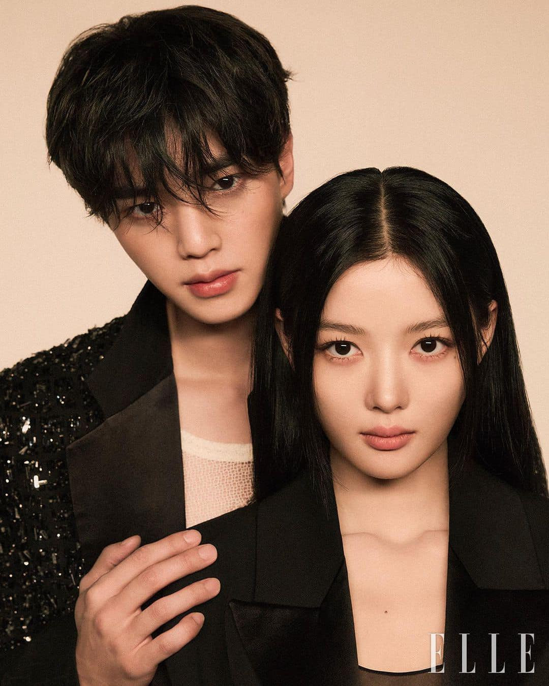 Để vào vai Jung Gu Won, Song Kang đã tích cực giảm cân. Nam diễn viên tự nhận là người hướng nội và không thích khoe mẽ như Jung Gu Won. Song Kang được đánh giá là thể hiện nhân vật tự nhiên, cảm xúc khá tốt. Dù chưa đặc biệt xuất sắc, nam diễn viên đã tiến bộ hơn các phim trước. Tương tác giữa Song Kang và em gái quốc dân Kim Yoo Jung cũng được đánh giá cao.