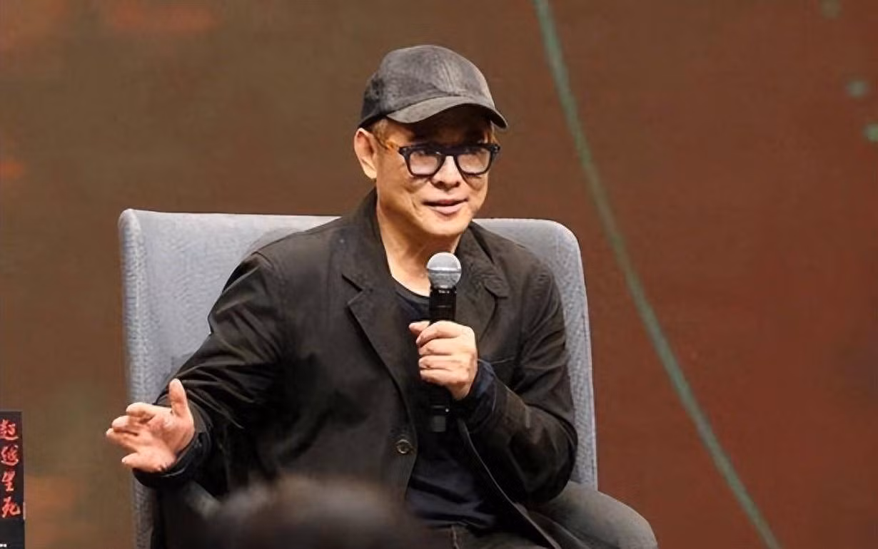 Lý Liên Kiệt xuất hiện để quảng bá cho cuốn sách mới của mình. Trong sách, ông thể hiện thái độ nhẹ nhàng khi đối diện với cái chết.