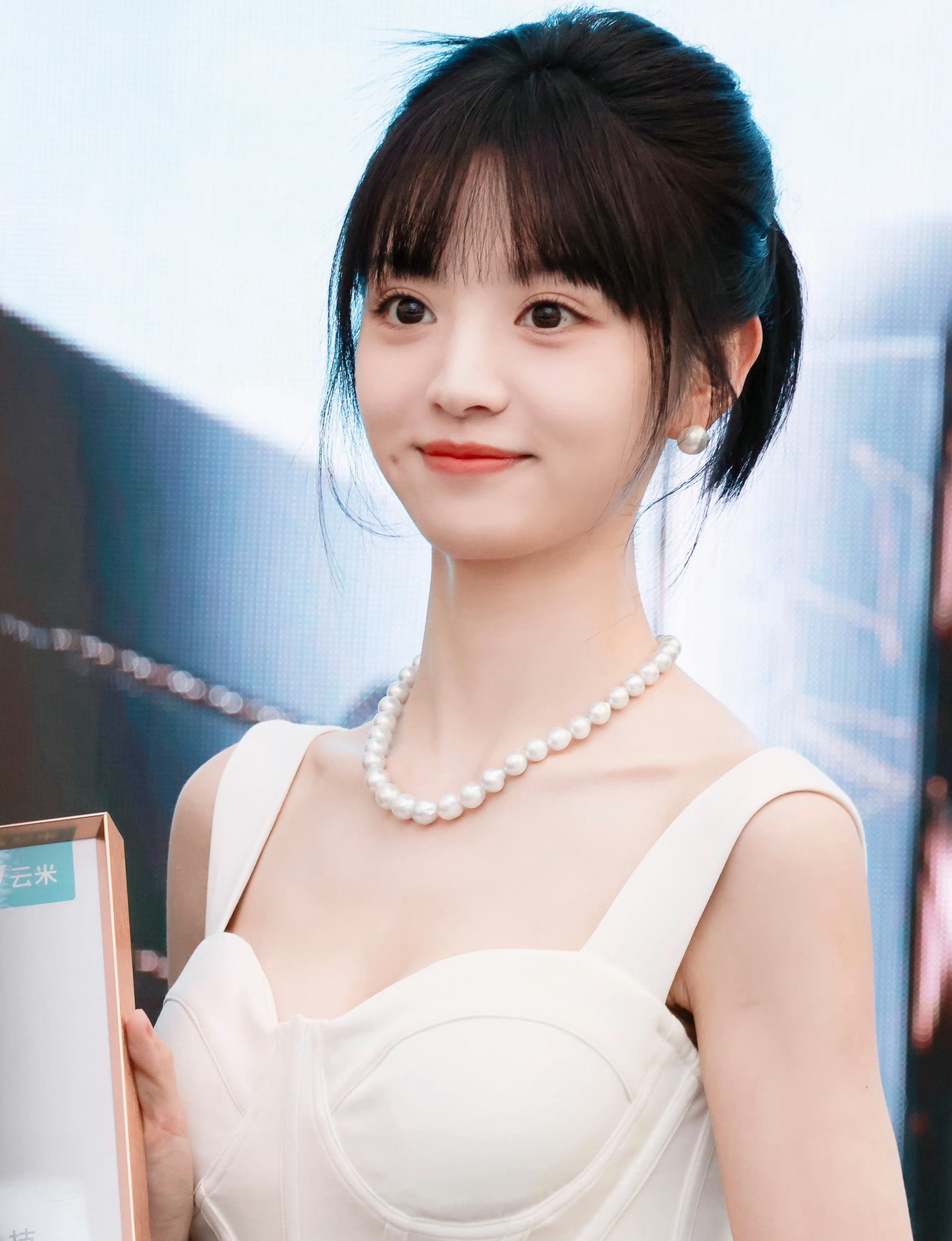 Trong phim, Điền Hi Vi thể hiện vai nữ chính Liên Mạn Nhi, là cô gái tới từ hiện đại nên mang tư tưởng phóng khoáng, độc lập, không chịu chùn bước trước những hủ tục suy nghĩ lạc hậu phong kiến. Cô cũng thể hiện sự thông minh, dí dỏm khi chống lại bà nội hay gia đình bác cả. Đồng thời, những cảnh cao trào như khi mẹ của nữ chính bị sảy thai, sức khỏe suy kiệt gần chết hay cảnh chia tay nam chính đều được Điền Hi Vi thể hiện tốt. Nhờ đó, danh tiếng của nàng tiểu hoa đán sinh năm 1997 tăng lên đáng kể.