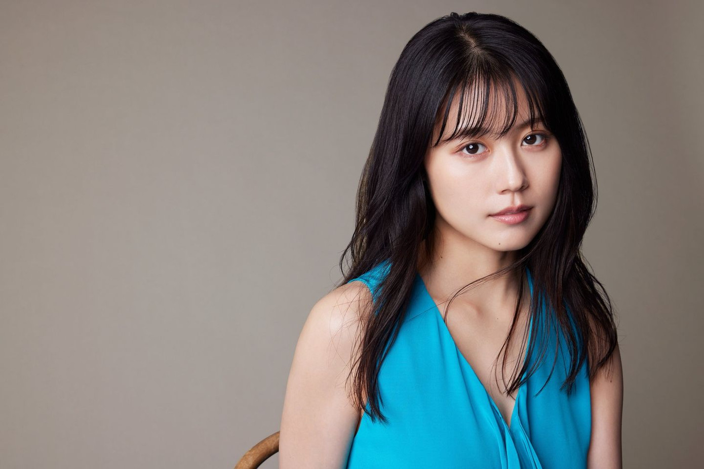 Đứng ở vị trí thứ 8 là người mẫu, diễn viên sinh năm 1995 - Haruna Kawaguchi. Thứ 9 là nữ diễn viên nổi tiếng Kasumi Arimura. Kasumi Arimura sinh năm 1993, được biết đến nhiều qua các phim như Nữ thợ lặn (2013), Strobe Edge (2015), Flying Colors, I Am a Hero, Itsuka Kono Koi o Omoidashite Kitto Naite Shimau, Thầy mãi là thanh xuân, Lãng Khách Kenshin 3 phần, Nhật ký trung học, Tình ta đẹp tựa đóa hoa... Kasumi Arimura từng nhiều lần đoạt giải của Viện Hàn lâm Nhật Bản. Đứng vị trí cuối là nữ diễn viên kỳ cựu Yuriko Ishida.