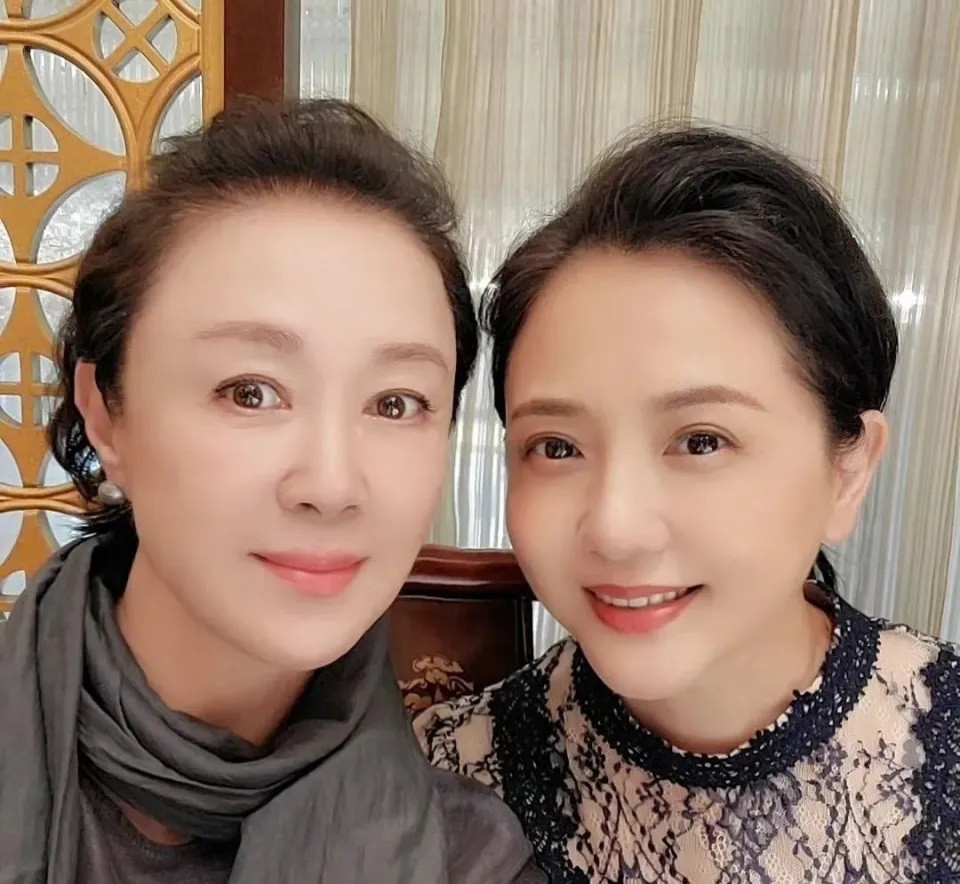 Con trai là nguồn động viên tinh thần của Phó Nghệ Vỹ, giúp nữ diễn viên vượt qua nhiều scandal trong sự nghiệp. Con trai là nguồn động viên tinh thần của Phó Nghệ Vỹ, giúp nữ diễn viên vượt qua nhiều scandal trong sự nghiệp.