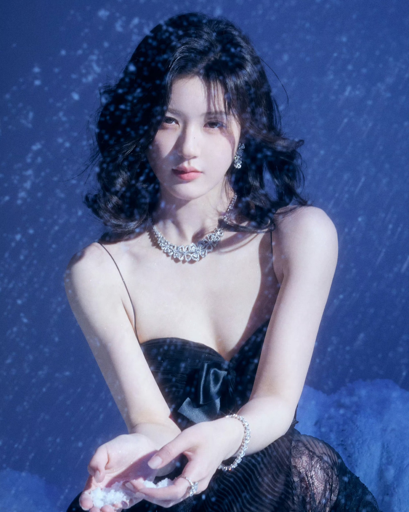 Các hot boy, hot girl mạng xã hội như Bạch Lộc, Triệu Lộ Tư, Vương Hạc Đệ vừa bước chân vào giới giải trí đã liên tiếp được giao vai chính. Các hot boy, hot girl mạng xã hội như Bạch Lộc, Triệu Lộ Tư, Vương Hạc Đệ vừa bước chân vào giới giải trí đã liên tiếp được giao vai chính.