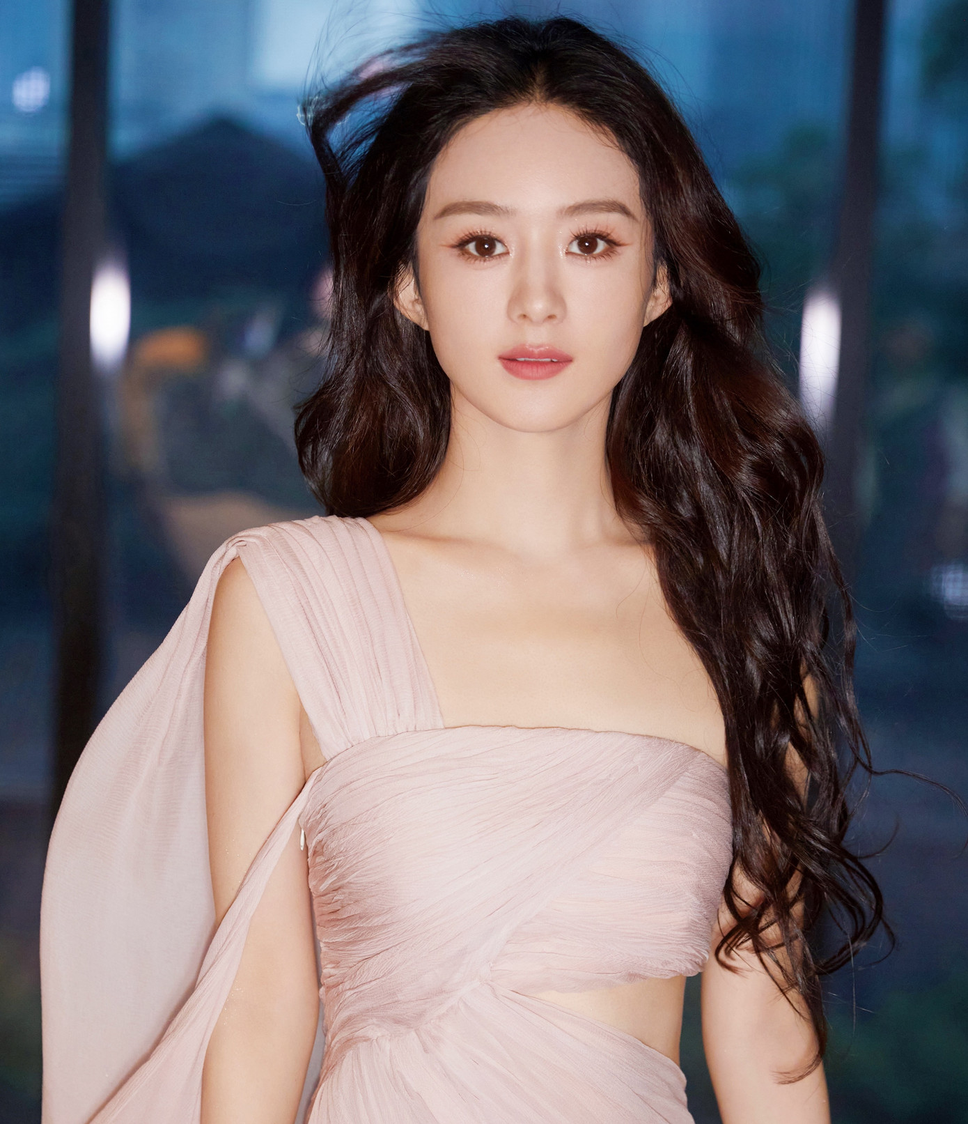 Triệu Lệ Dĩnh và Ngô Kinh từng nhận quay video ngắn để chúc mừng đối tác với thù lao cao.