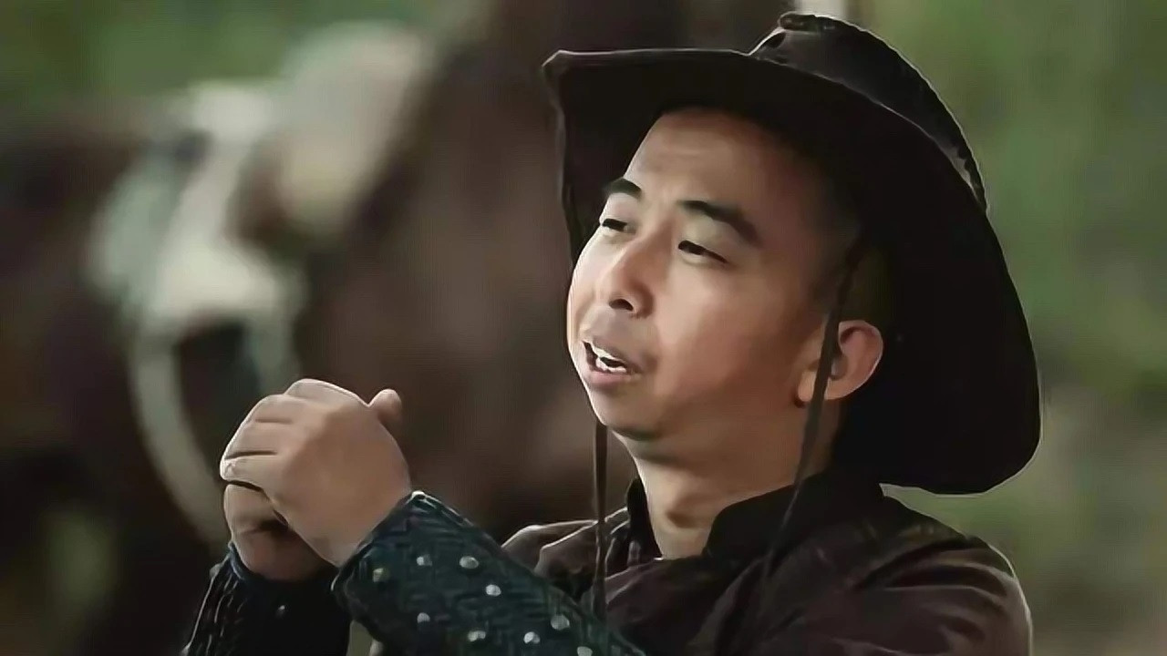 Cự Hưng Mậu chuyên trị các vai diễn xấu xí, ngoại hình đặc biệt trên màn ảnh.