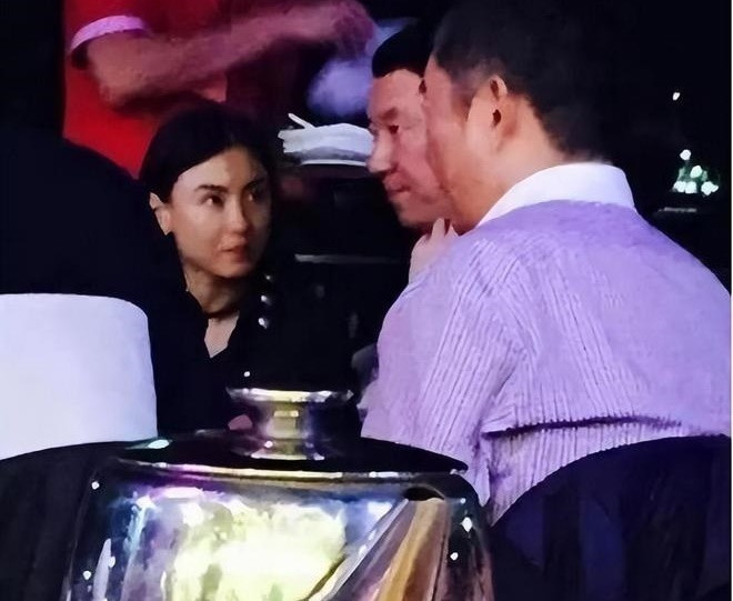 Trương Bá Chi từng có thời gian hẹn hò doanh nhân Tôn Đông Hải - bạn của cha chồng Tạ Hiền.