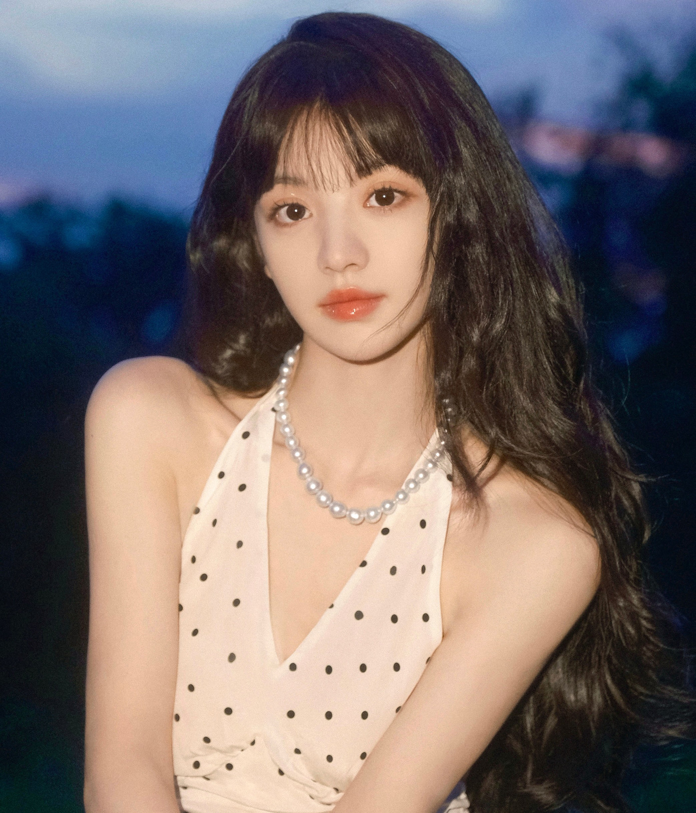 Trên các trang mạng xã hội, khán giả đều bày tỏ sự yêu thích với ngoại hình ngọt ngào, đáng yêu của Điền Hi Vi. "Trong số các tiểu hoa đán sinh sau năm 1995, cô ấy có tiềm năng nhất", "Điền Hi Vi đóng tự nhiên, đáng yêu, giống như em gái nhà bên", "Dù trang điểm nhẹ, mặc trang phục quê mùa Điền Hi Vi vẫn rất sáng màn hình", là những lời khen dành cho nữ diễn viên trên Weibo, QQ, Douyin.