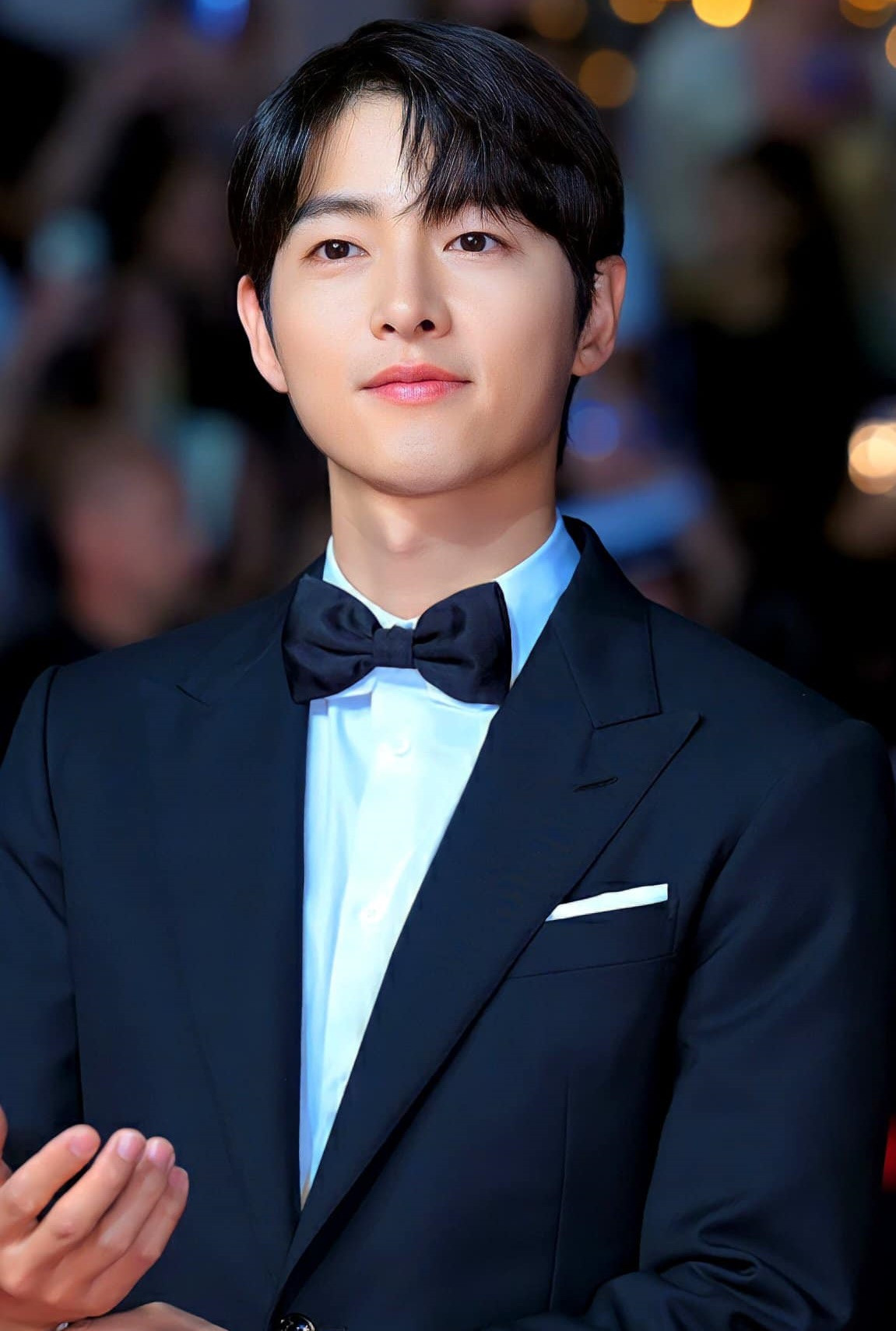 Hình ảnh của Song Joong Ki bị tụt dốc khiến mỗi lời nói, hành động đều bị hiểu theo nghĩa tiêu cực. Hình ảnh của Song Joong Ki bị tụt dốc khiến mỗi lời nói, hành động đều bị hiểu theo nghĩa tiêu cực.