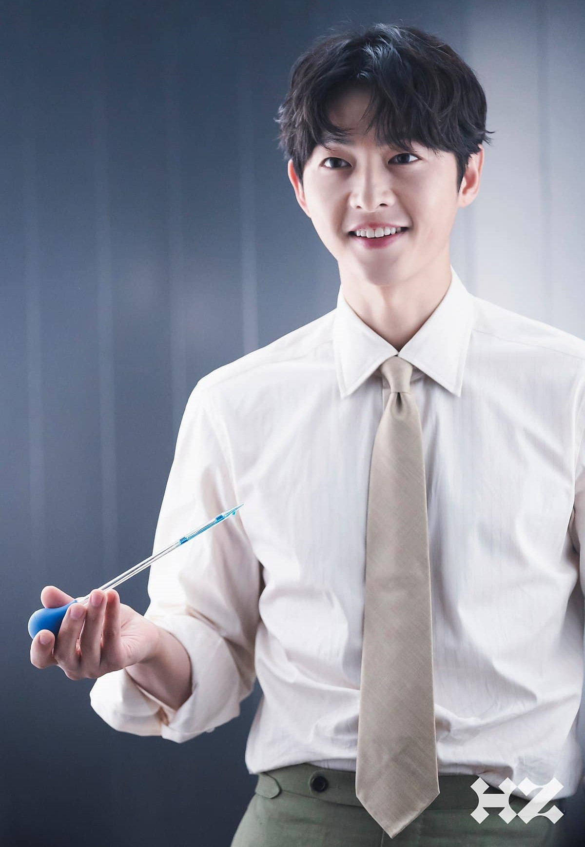 Hình ảnh của Song Joong Ki bị tụt dốc khiến mỗi lời nói, hành động đều bị hiểu theo nghĩa tiêu cực. Hình ảnh của Song Joong Ki bị tụt dốc khiến mỗi lời nói, hành động đều bị hiểu theo nghĩa tiêu cực.