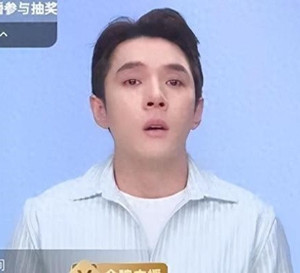 Lý Giai Kỳ khóc trong buổi livestream vì đã phát ngôn bất cẩn, có thái độ xem thường người mua. Lý Giai Kỳ khóc trong buổi livestream vì đã phát ngôn bất cẩn, có thái độ xem thường người mua.