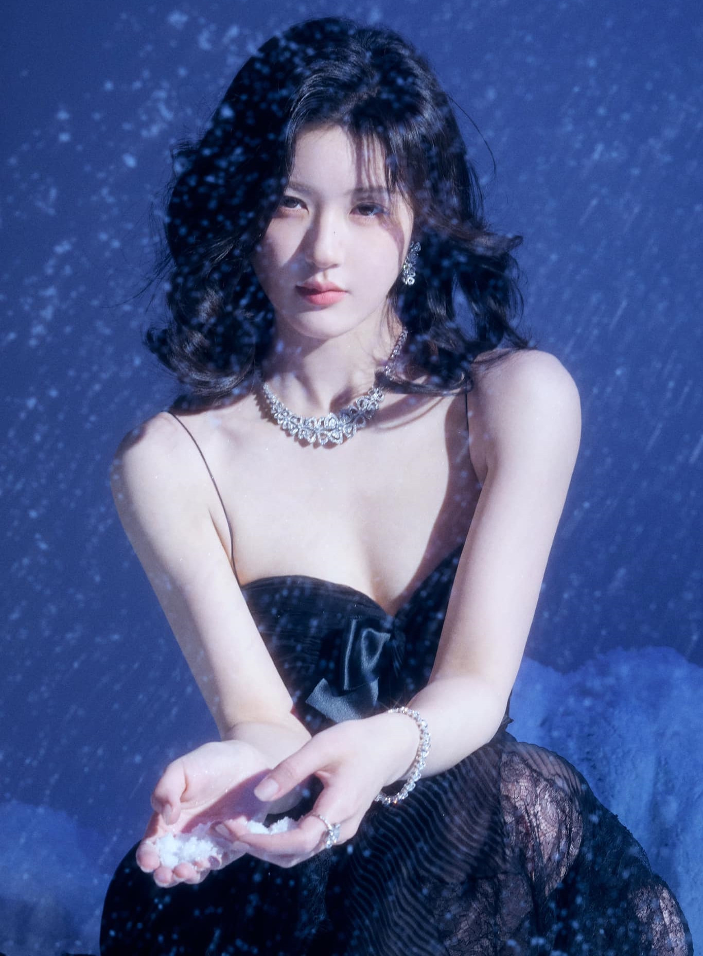 Triệu Lộ Tư nhiều lần gây tranh cãi vì cách hành xử ngạo mạn như bà hoàng với nhân viên. Triệu Lộ Tư nhiều lần gây tranh cãi vì cách hành xử ngạo mạn như bà hoàng với nhân viên.