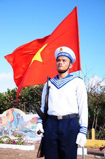 Xúc động tri ân các anh hùng liệt sĩ trên đảo Trường Sa ảnh 5