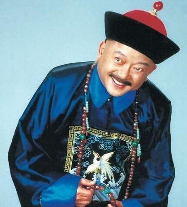 ‘Hoà Thân’ đập bể loạt cổ vật trị giá gần 700 tỷ đồng trên truyền hình ảnh 3