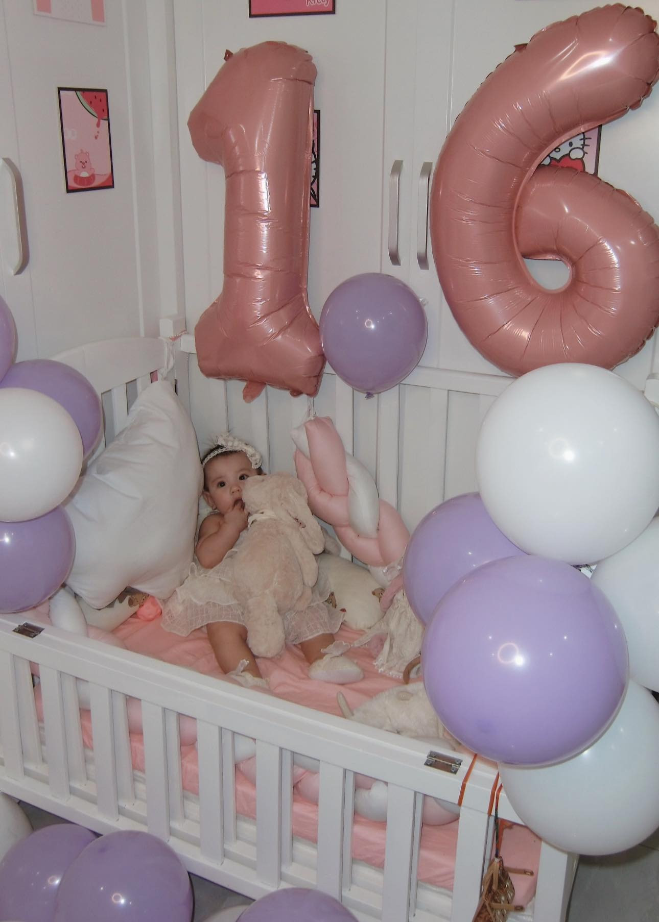 Long Chun cũng kỷ niệm ngày Quốc tế Thiếu nhi đầu tiên của con gái, bé Cốm, bằng bộ ảnh dễ thương. Nam MC chúc con gái luôn được hạnh phúc, vui vẻ, ngoan ngoãn, khoẻ mạnh và tràn ngập tình yêu thương của mọi người. Long Chun tiết lộ có con gái vào tháng 12/2024, nhưng không nói rõ mẹ bé là ai, gây nhiều đồn đoán trên mạng xã hội.