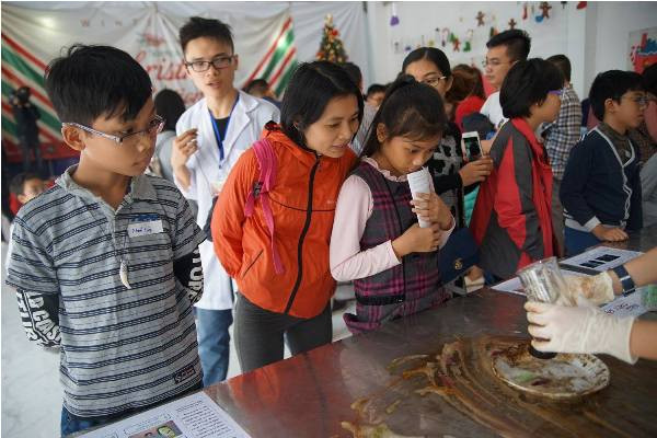 Cùng học sinh Amsterdam ‘chạm tay’ vào khoa học ảnh 6