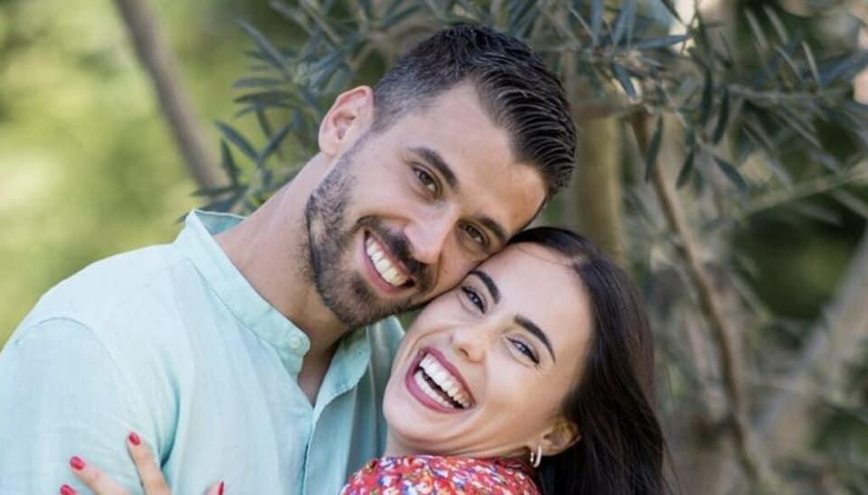 Spinazzola trở về nhà điều trị chấn thương bên cạnh người với xinh đẹp Miriam Sette và con trai Spinazzola trở về nhà điều trị chấn thương bên cạnh người với xinh đẹp Miriam Sette và con trai