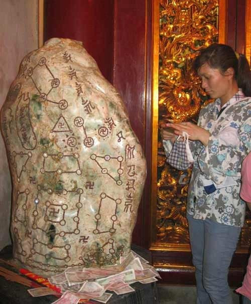 Đền Hùng từ chối nhận cung tiến khinh khí cầu ảnh 1